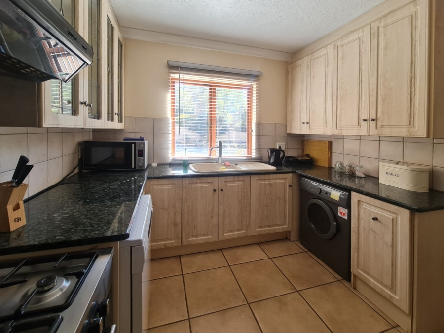 To Let 4 Bedroom Property for Rent in Eagles Landing North West